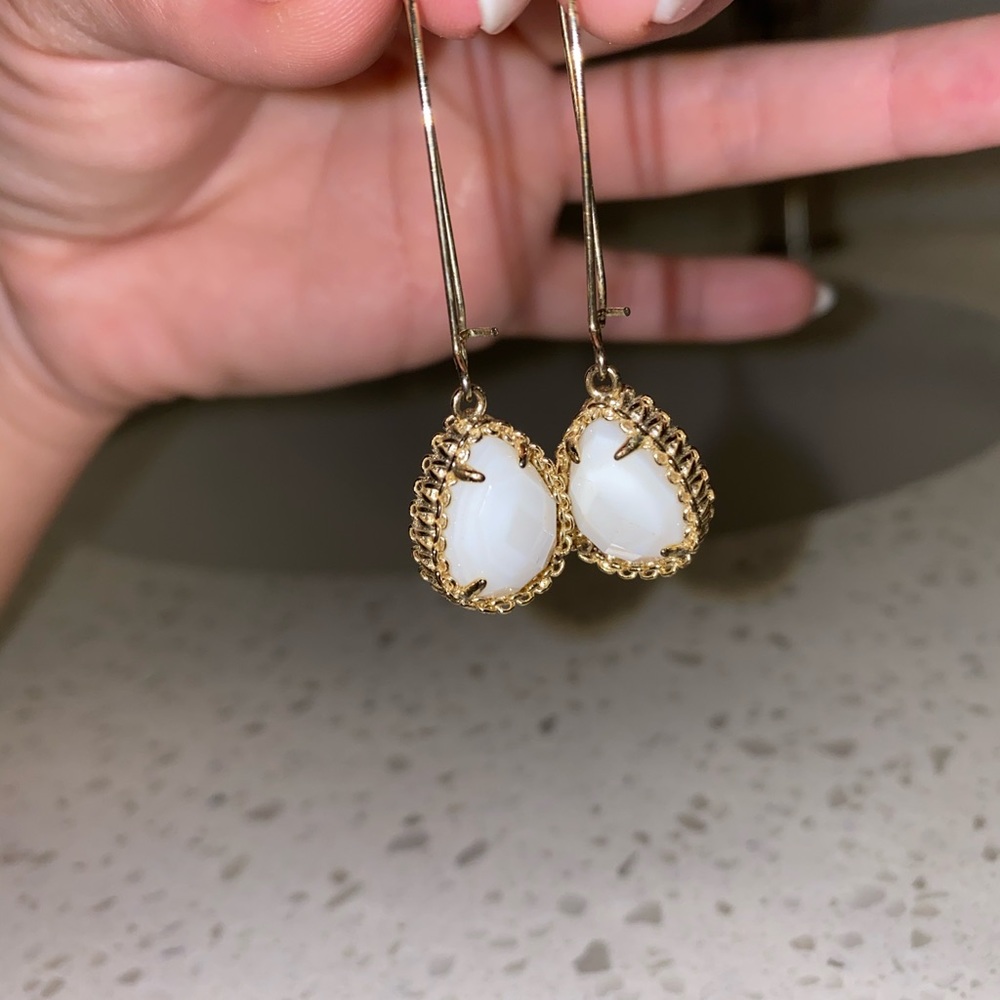 Kendra Scott drop earrings